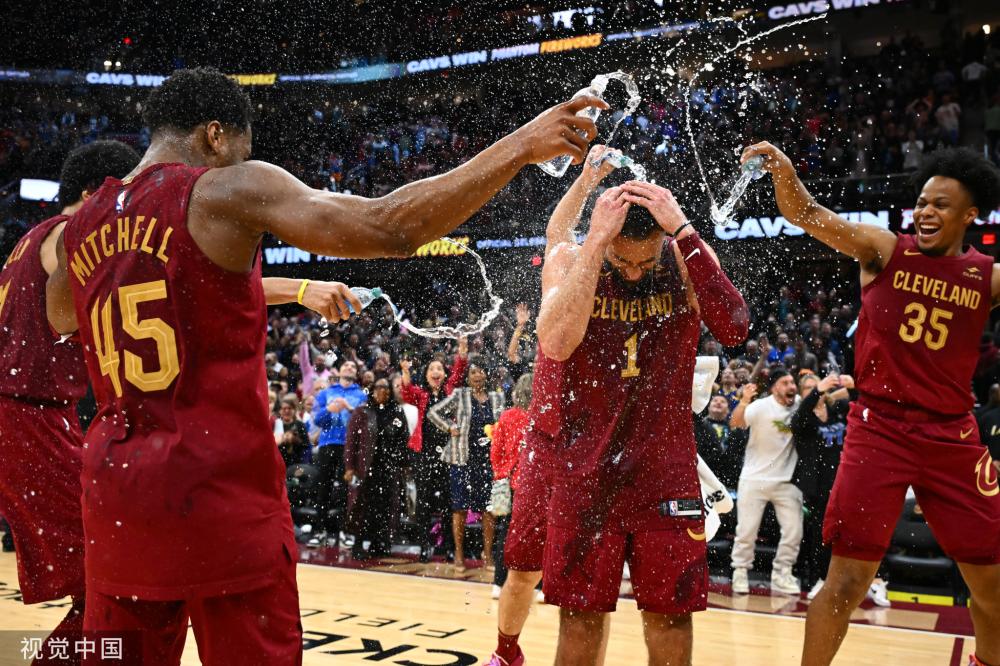 以强硬防守 以强硬防守