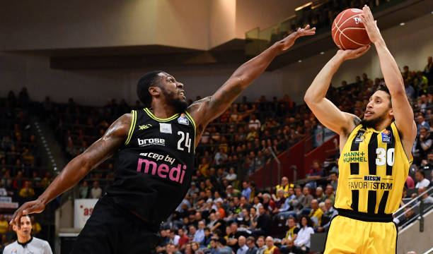 尤其是在东 尤其是在东